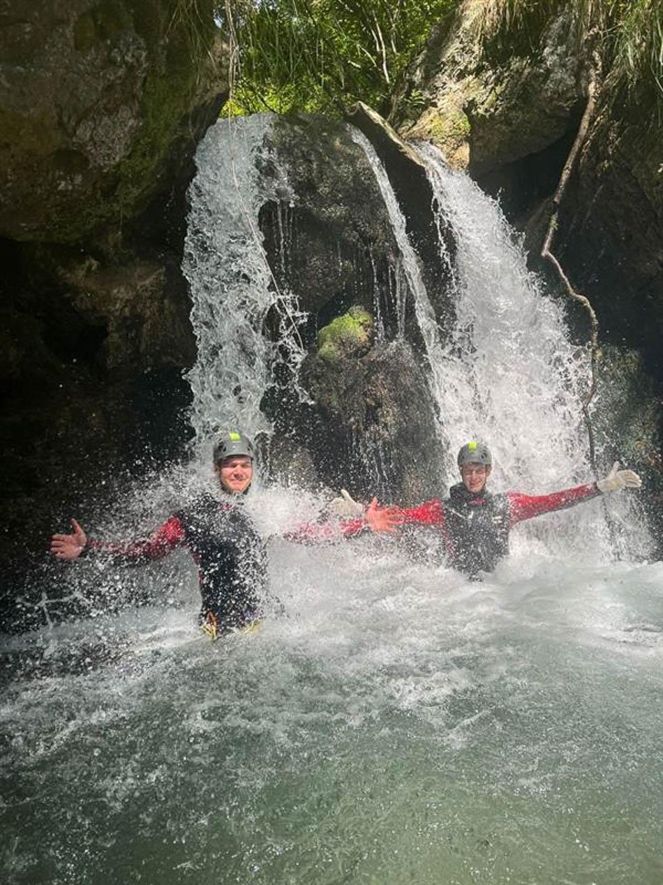 977bad7d-2938-4ebe-afc8-5c09544ff7cf-mountain-moments-agent-w950