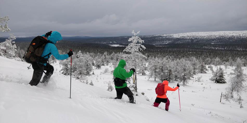 Snowshoeing-FW_ Offer Lapland trip feb 2024 Anders Reizen-Yllas-w950